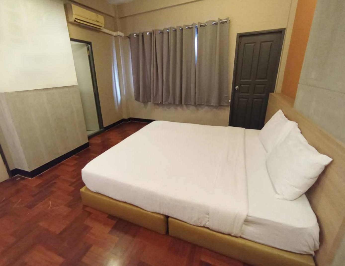 Go Inn Silom - Bts Saint Louis Банкок Екстериор снимка